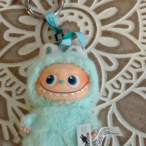 Pin for Love series letter “I” (mint green)